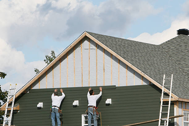 Professional Emergency Siding Repair technician working in Kitzmiller, MD